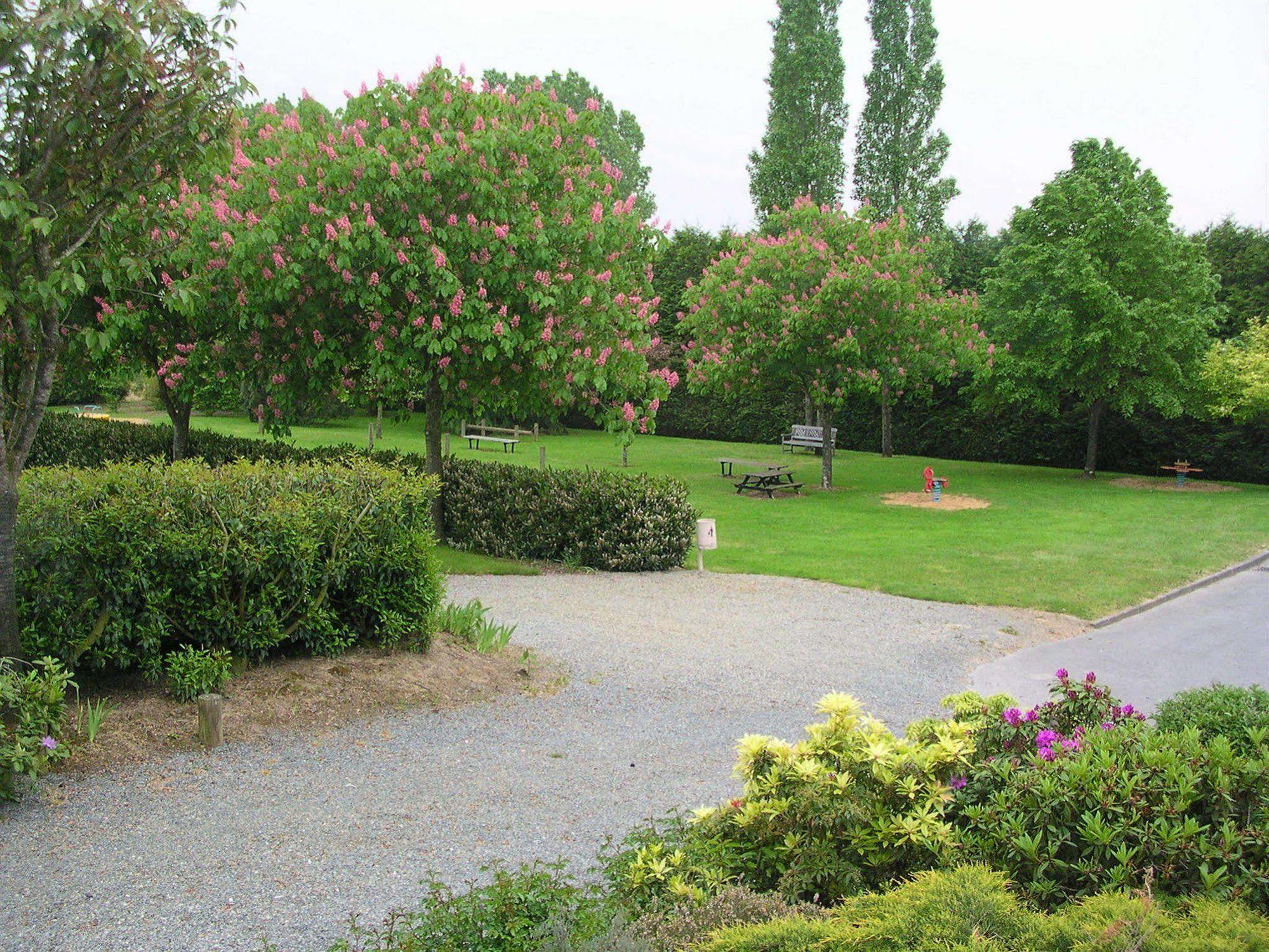 Hotel Le Bretagne Louvigne-de-Bais Екстер'єр фото